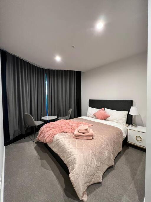 Comfy 2 Bed Apartment In The Heart Of Melbourne Luaran gambar